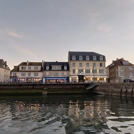 Le Grand De La Marine 