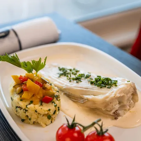 Le Grand De La Marine 